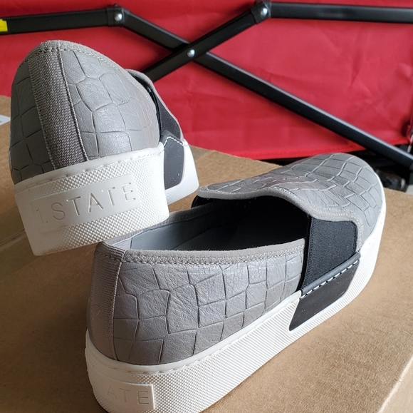 1. STATE Waylon Slip-On Sneaker, Size 6.5M - Picture 2 of 4